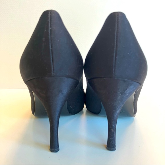 Nina Black Ruched Satin Pointed Toe Formal Pumps in size 8.5. - Picture 4 of 5